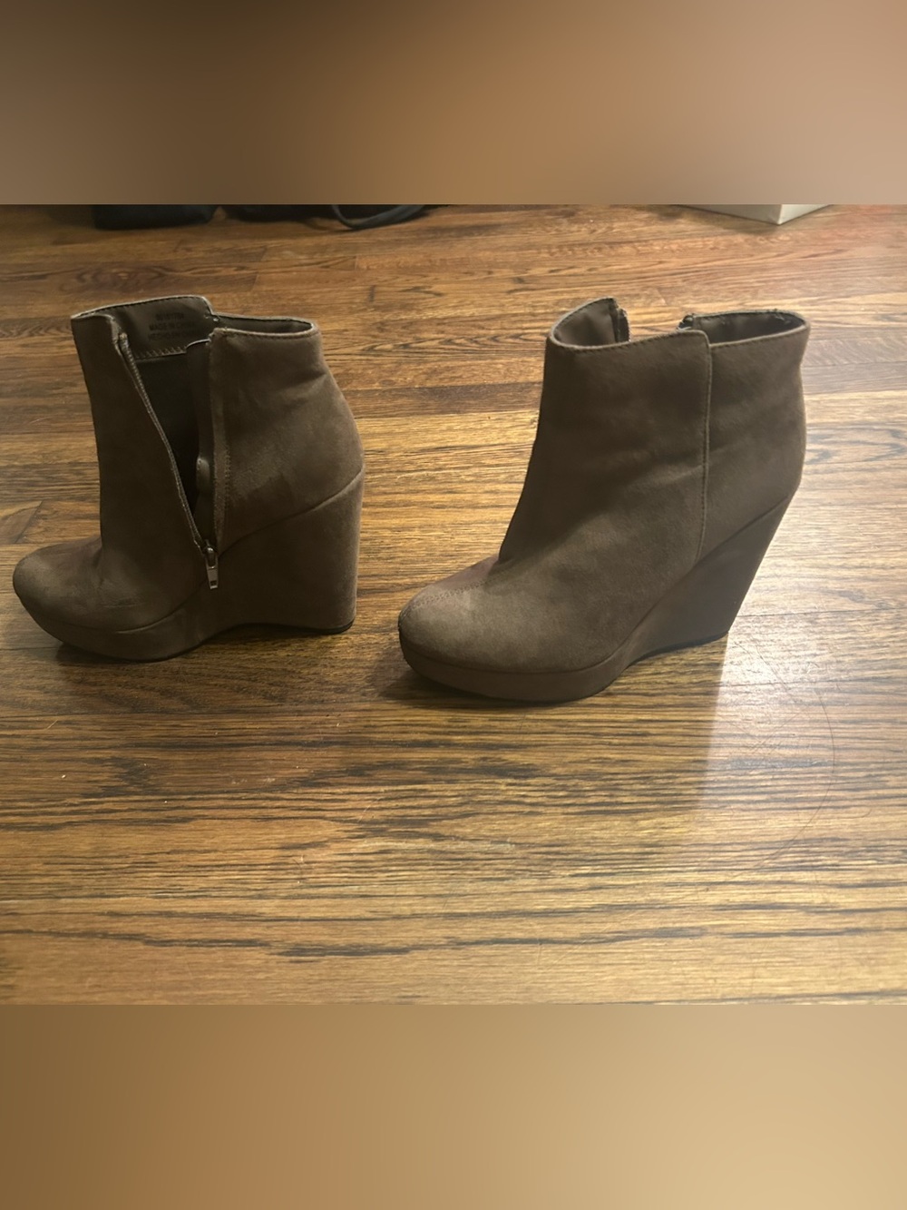 Wedged Ankle boots